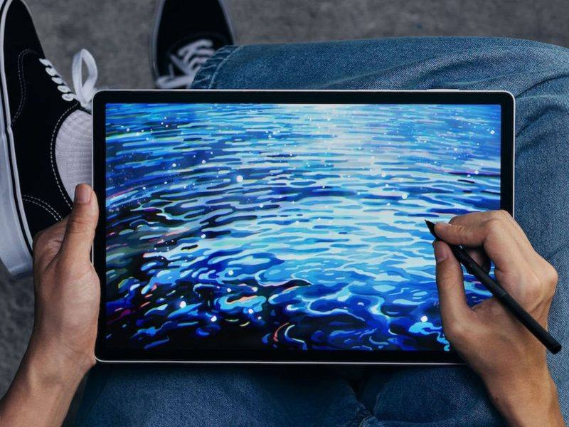 Digital tools and insight solutions on a tablet